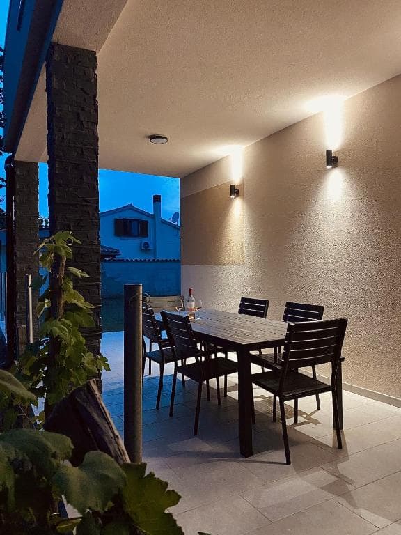 Apartment 01